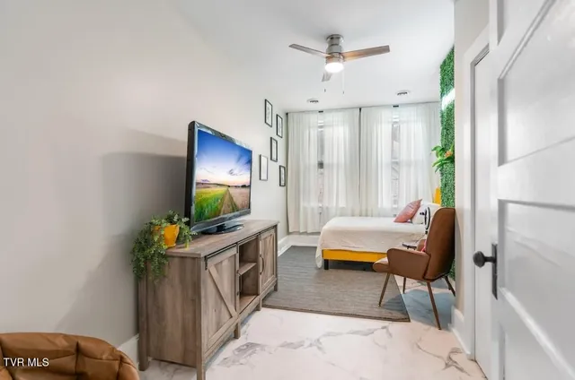 $2,200 | 313 South Cutler Street, Greeneville, TN 37743