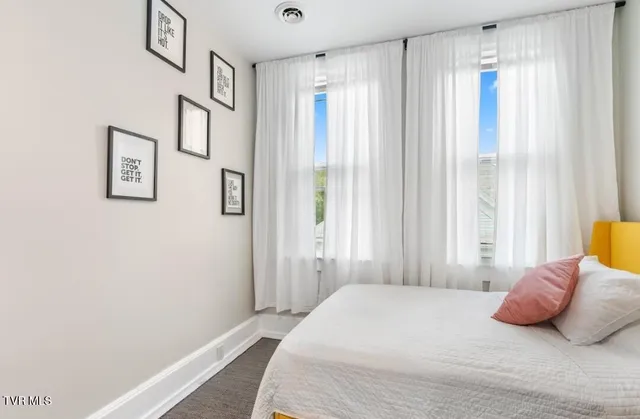 $2,200 | 313 South Cutler Street, Greeneville, TN 37743