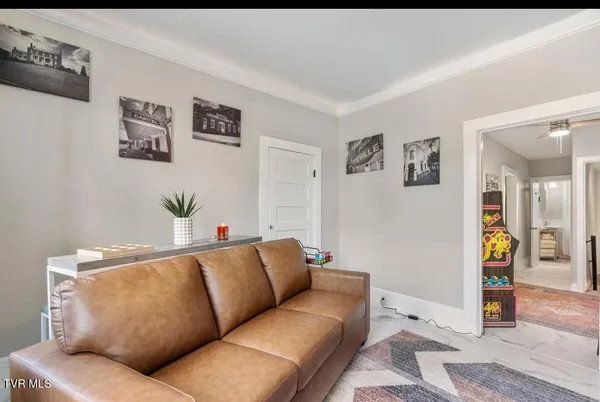 $2,200 | 313 South Cutler Street, Greeneville, TN 37743