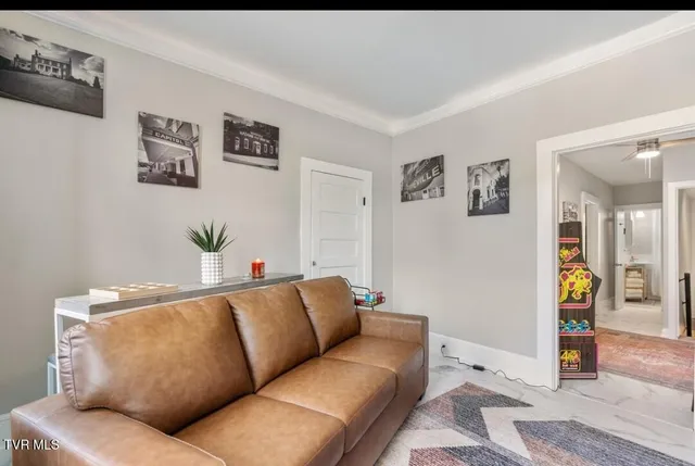 $2,200 | 313 South Cutler Street, Greeneville, TN 37743