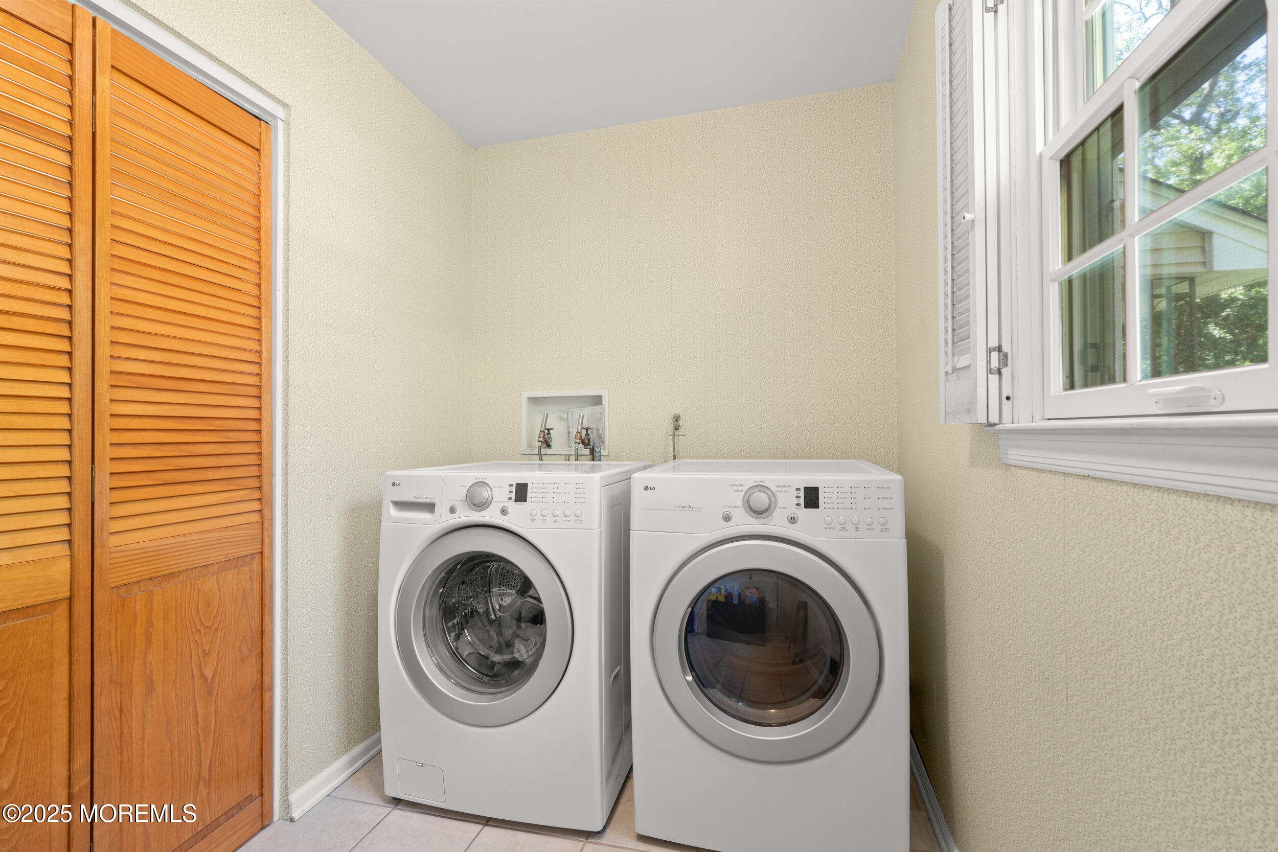 4 Hamilton Hill Road Lincroft, NJ 07738 - Photo 27 of 44 a utility room with dryer and washer
