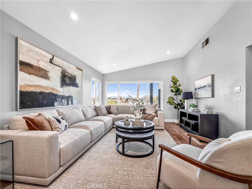 7313 South Earldom Avenue Playa del Rey, CA 90293 - Photo 4 of 36