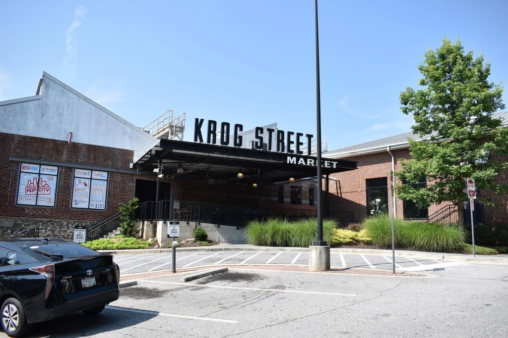 148 Waverly Way Northeast, Unit 6 Atlanta, GA 30307 - Photo 28 of 32 a view of a house with a patio
