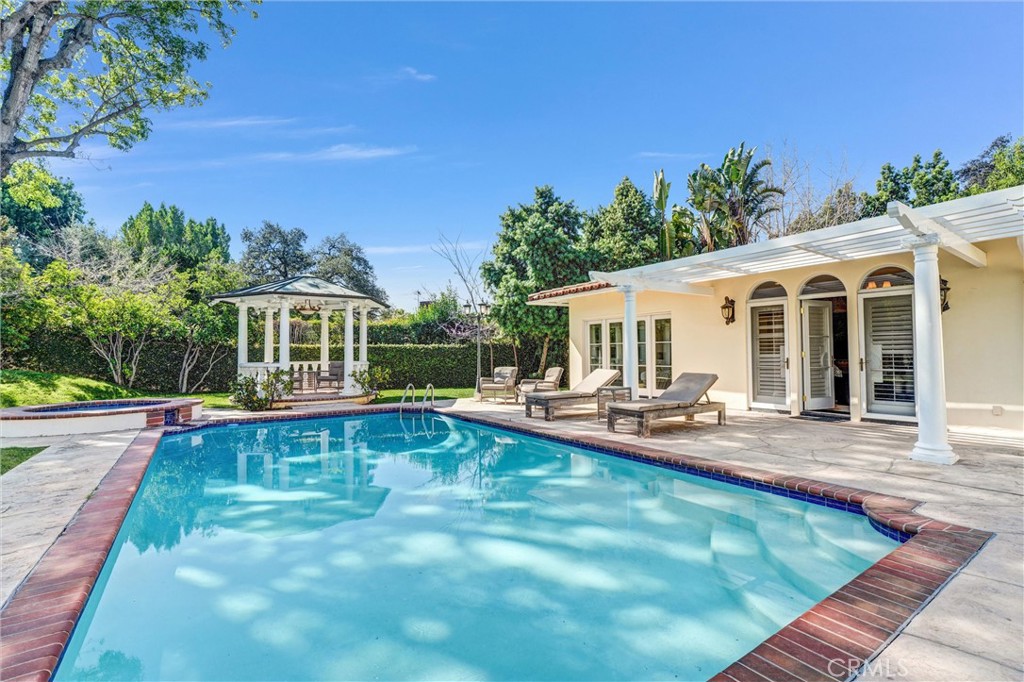 2290 Lombardy Road San Marino, CA 91108 - Photo 38 of 54