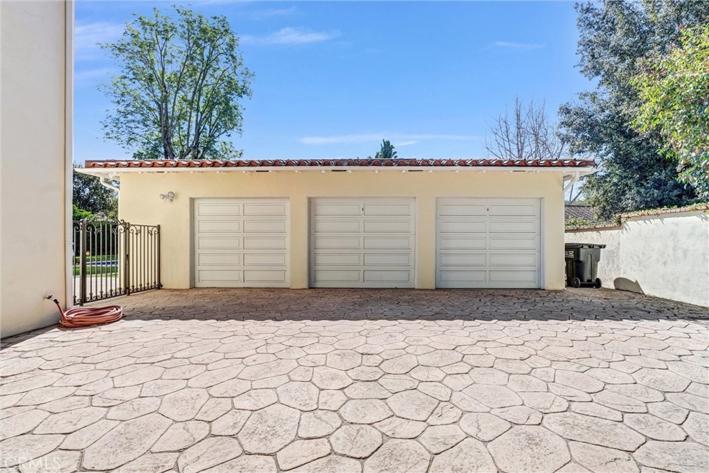 2290 Lombardy Road San Marino, CA 91108 - Photo 51 of 54 Garage