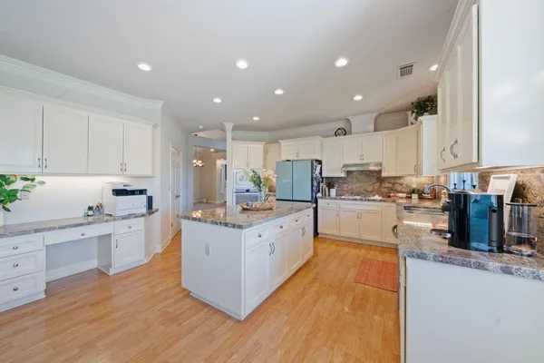 $689,900 | 2945 Forest Hills Drive, Redding, CA 96002