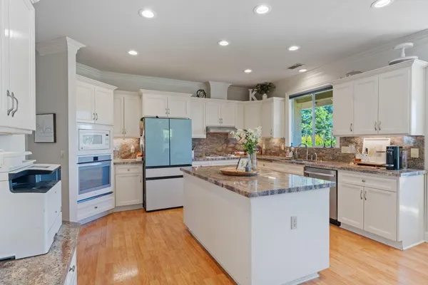$689,900 | 2945 Forest Hills Drive, Redding, CA 96002