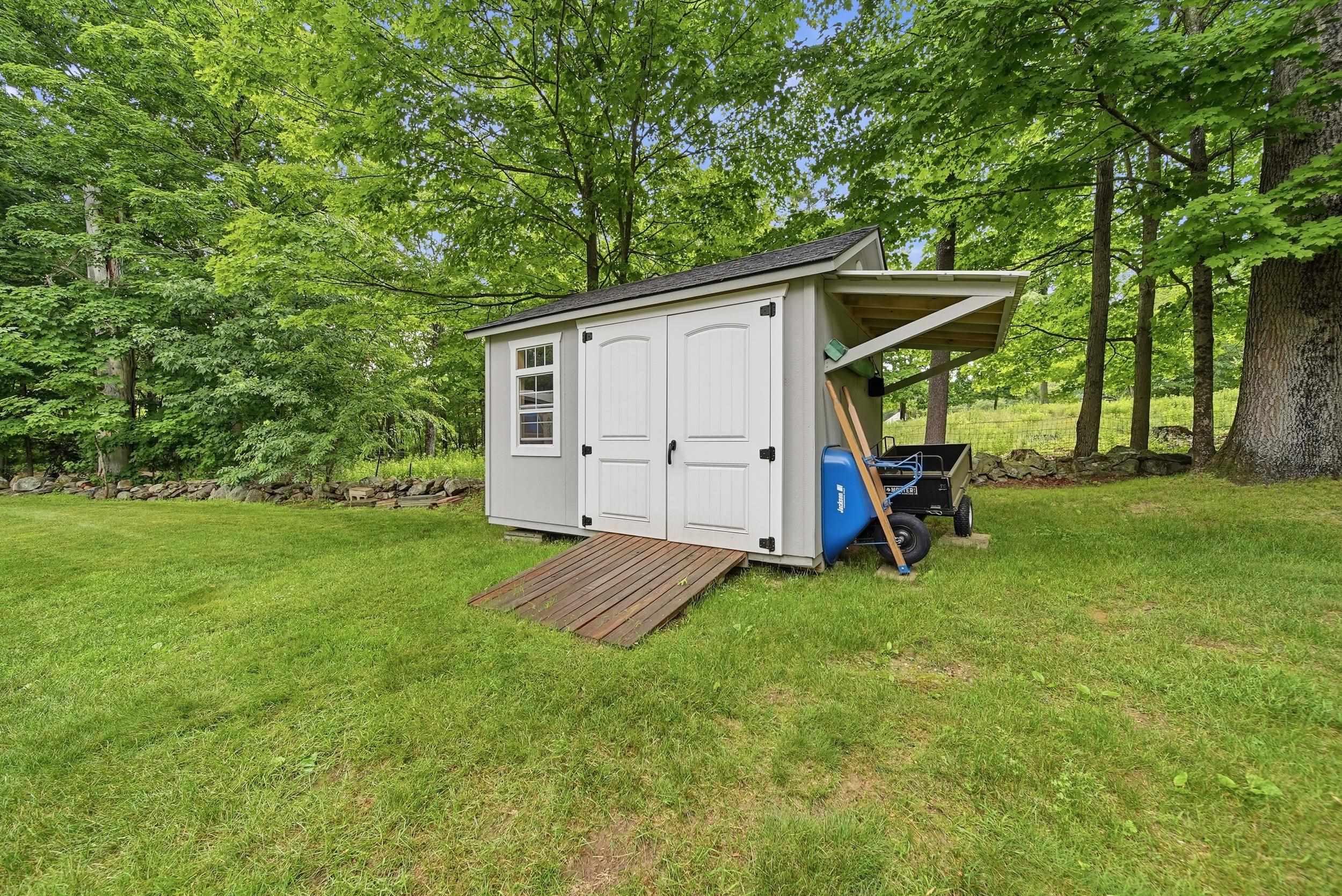 288 Island Pond Road Derry, NH 03038 - Photo 42 of 46