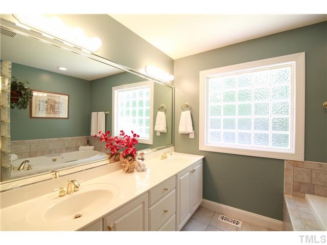 2105 Lovdal Drive Raleigh, NC 27613 - Photo 11 of 25 Gallery Image 11