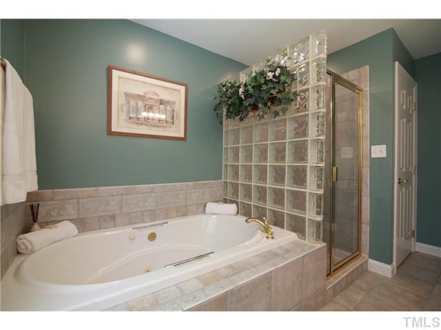 2105 Lovdal Drive Raleigh, NC 27613 - Photo 12 of 25 Gallery Image 12