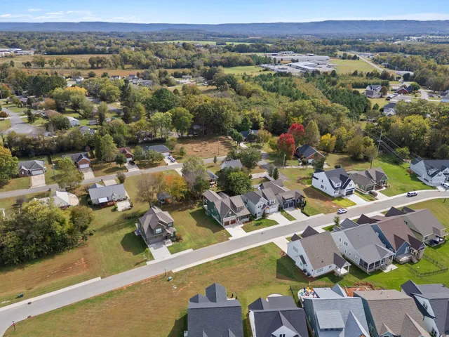 $799,900 | 309 Campfire Court, Winchester, TN 37398