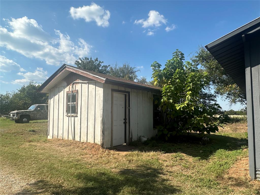2764 West Highway 199 Springtown, TX 76082 - Photo 20 of 21