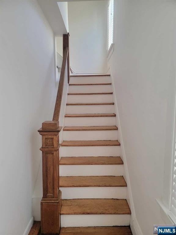 139 Union Place, Unit 2 Ridgefield Park, NJ 07660 - Photo 2 of 14 a view of entryway