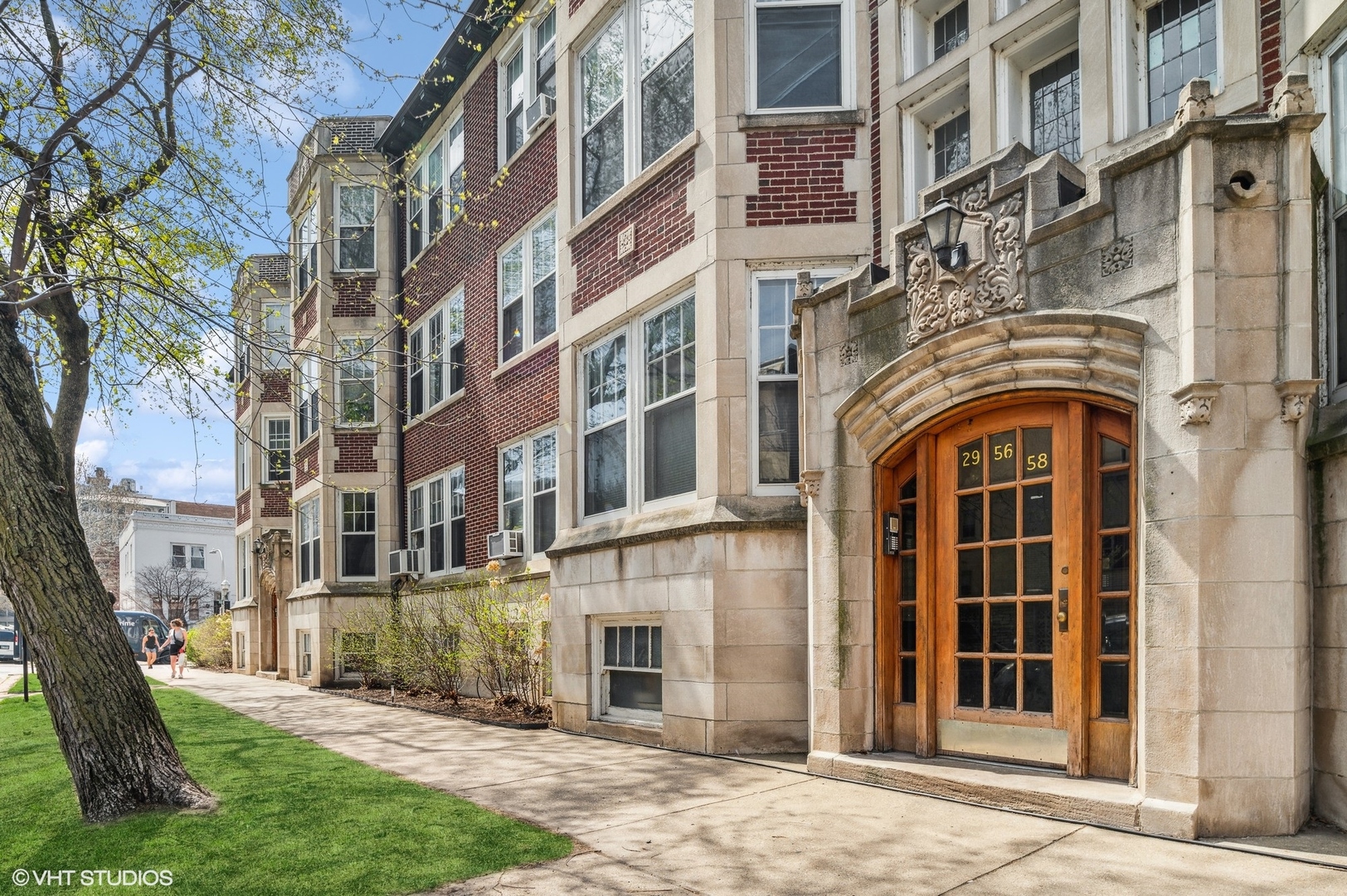 2956 North Pine Grove Avenue, Unit 1, Chicago, IL 60657 Compass