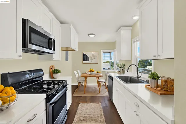 $559,500 | 8010 Ney Avenue, Oakland, CA 94605