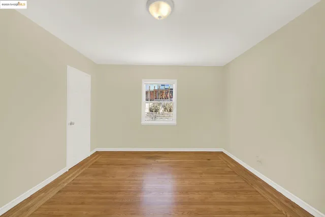 $559,500 | 8010 Ney Avenue, Oakland, CA 94605