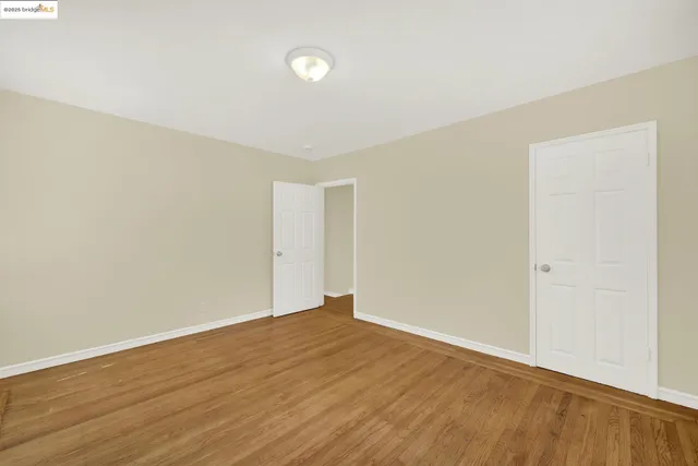 $559,500 | 8010 Ney Avenue, Oakland, CA 94605