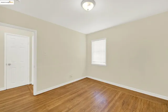 $559,500 | 8010 Ney Avenue, Oakland, CA 94605