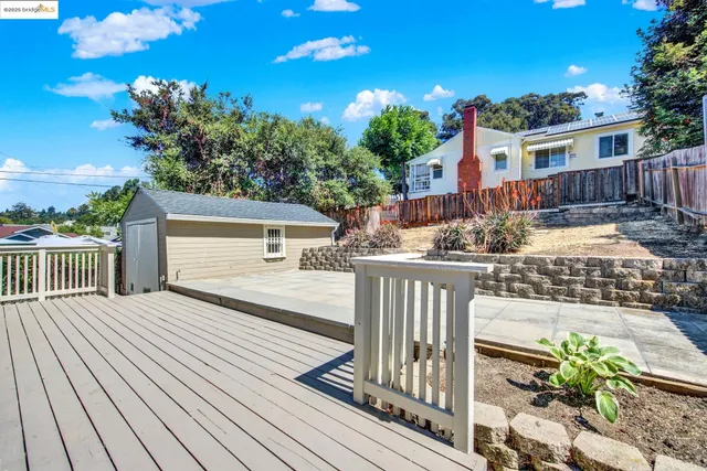 $559,500 | 8010 Ney Avenue, Oakland, CA 94605