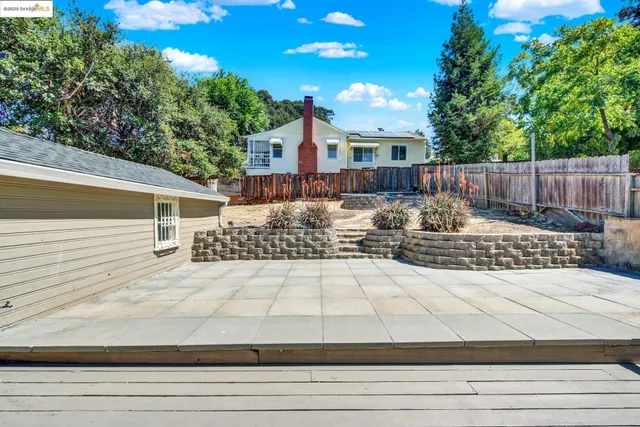 $559,500 | 8010 Ney Avenue, Oakland, CA 94605