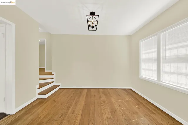 $559,500 | 8010 Ney Avenue, Oakland, CA 94605