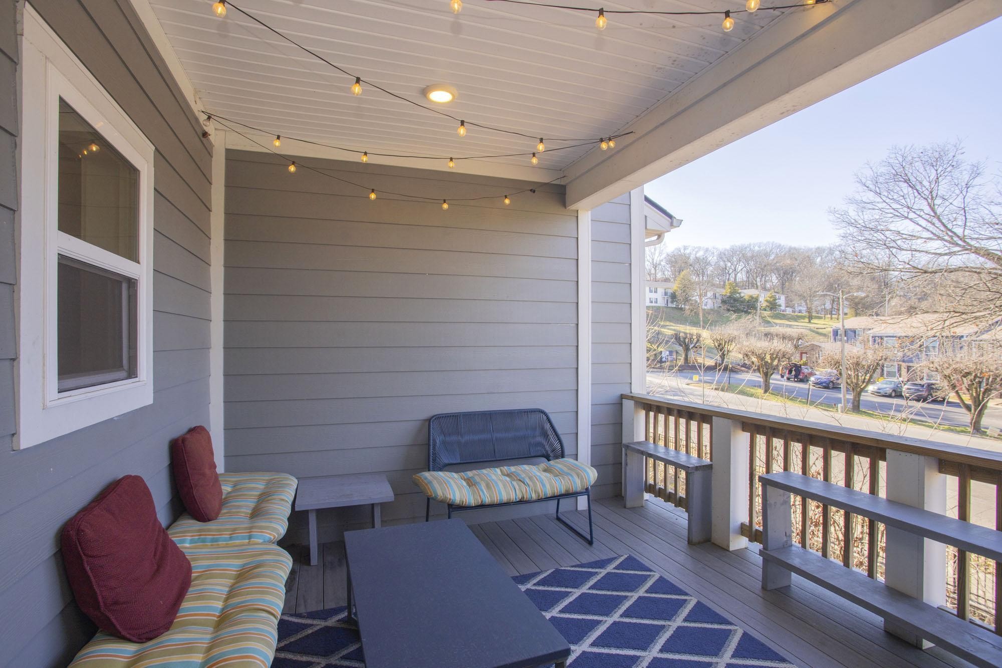 450 Glastonbury Road, Unit 3 Nashville, TN 37217 - Photo 34 of 43 a balcony with furniture