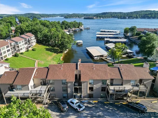 $190,000 | 70 Robinwood Drive, Unit 2B, Lake Ozark, MO 65049