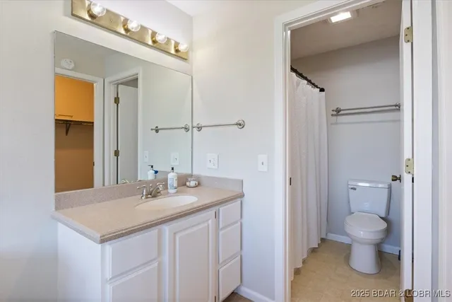 $190,000 | 70 Robinwood Drive, Unit 2B, Lake Ozark, MO 65049