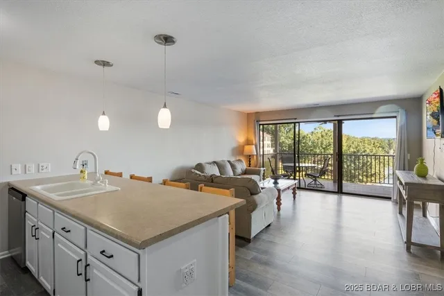 $190,000 | 70 Robinwood Drive, Unit 2B, Lake Ozark, MO 65049