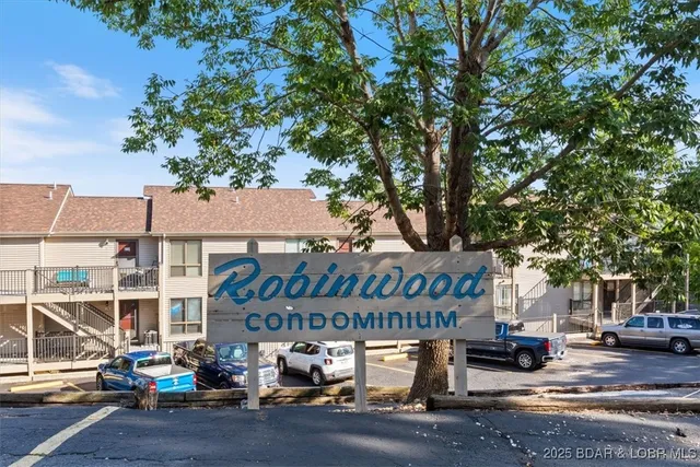 $190,000 | 70 Robinwood Drive, Unit 2B, Lake Ozark, MO 65049