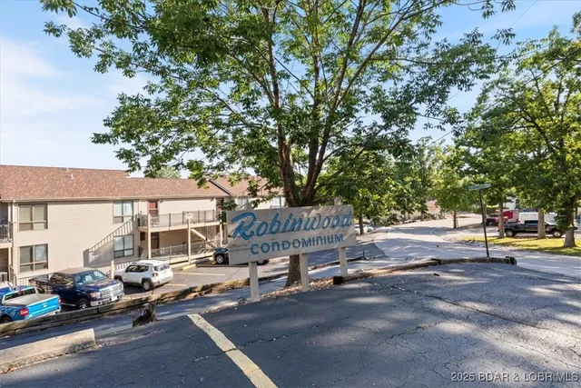 $190,000 | 70 Robinwood Drive, Unit 2B, Lake Ozark, MO 65049