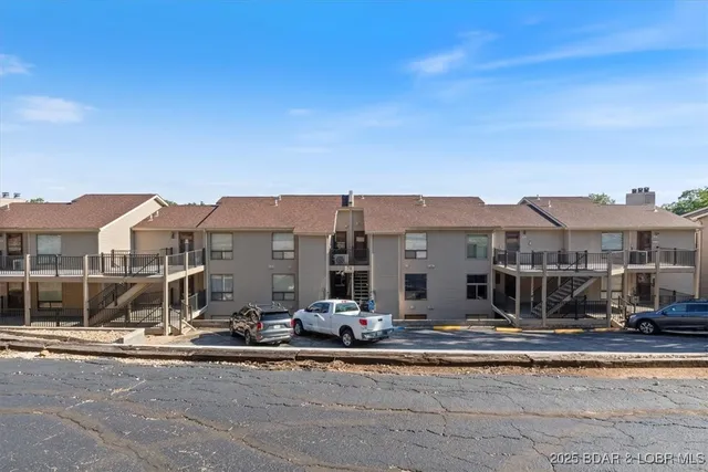 $190,000 | 70 Robinwood Drive, Unit 2B, Lake Ozark, MO 65049