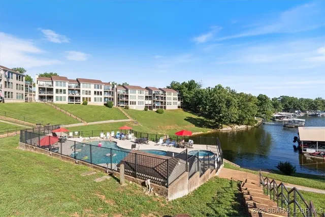 $190,000 | 70 Robinwood Drive, Unit 2B, Lake Ozark, MO 65049