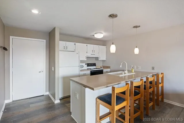 $190,000 | 70 Robinwood Drive, Unit 2B, Lake Ozark, MO 65049