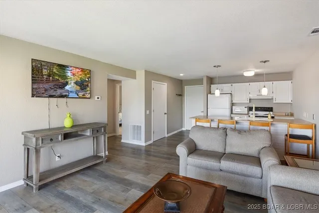 $190,000 | 70 Robinwood Drive, Unit 2B, Lake Ozark, MO 65049