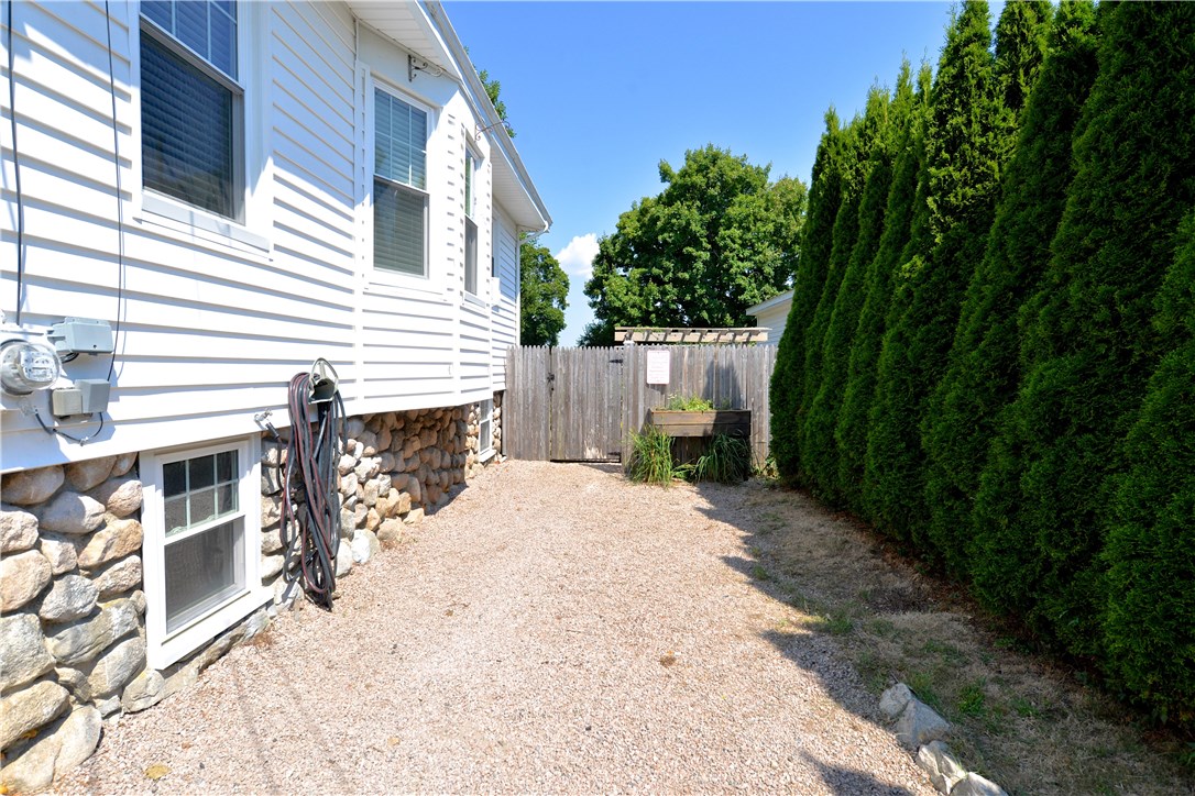 56 John Street Westerly, RI 02891 - Photo 31 of 38