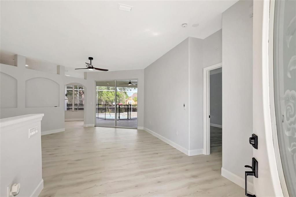 11019 Pine Lilly Place Lakewood Ranch, FL 34202 - Photo 2 of 34