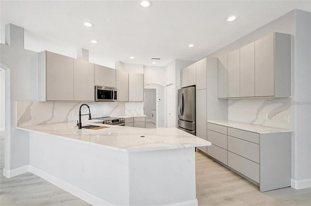 11019 Pine Lilly Place Lakewood Ranch, FL 34202 - Photo 7 of 34