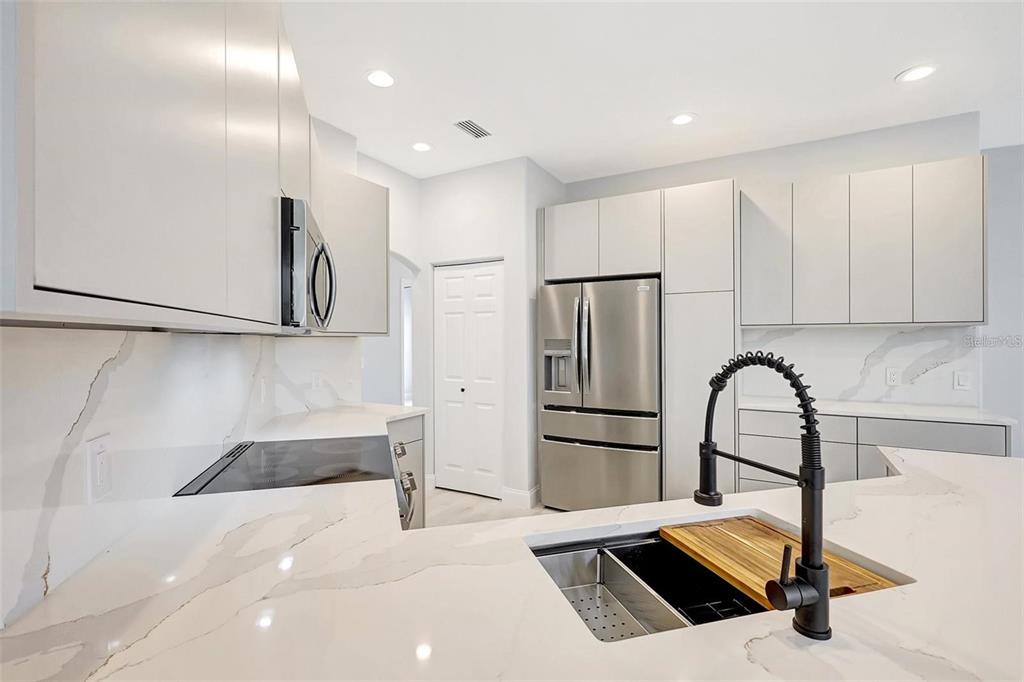 11019 Pine Lilly Place Lakewood Ranch, FL 34202 - Photo 10 of 34