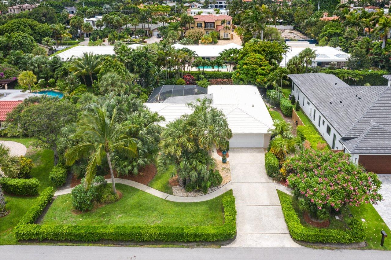 2201 Banyan Road Boca Raton, FL 33432 - Photo 3 of 10 001-2201BanyanRoad-BocaRaton-FL-33432-SM