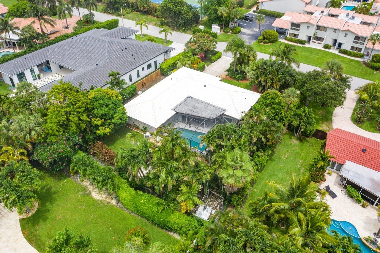 2201 Banyan Road Boca Raton, FL 33432 - Photo 6 of 10 005-2201BanyanRoad-BocaRaton-FL-33432-SM