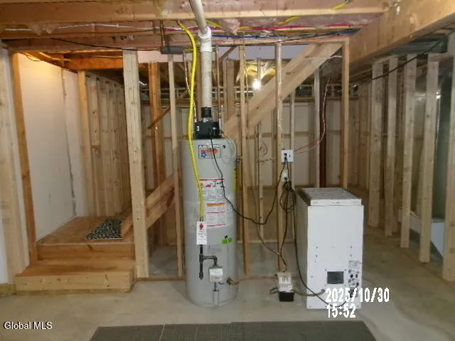 $369,900 | 131 Thimbleberry Road, Malta, NY 12020