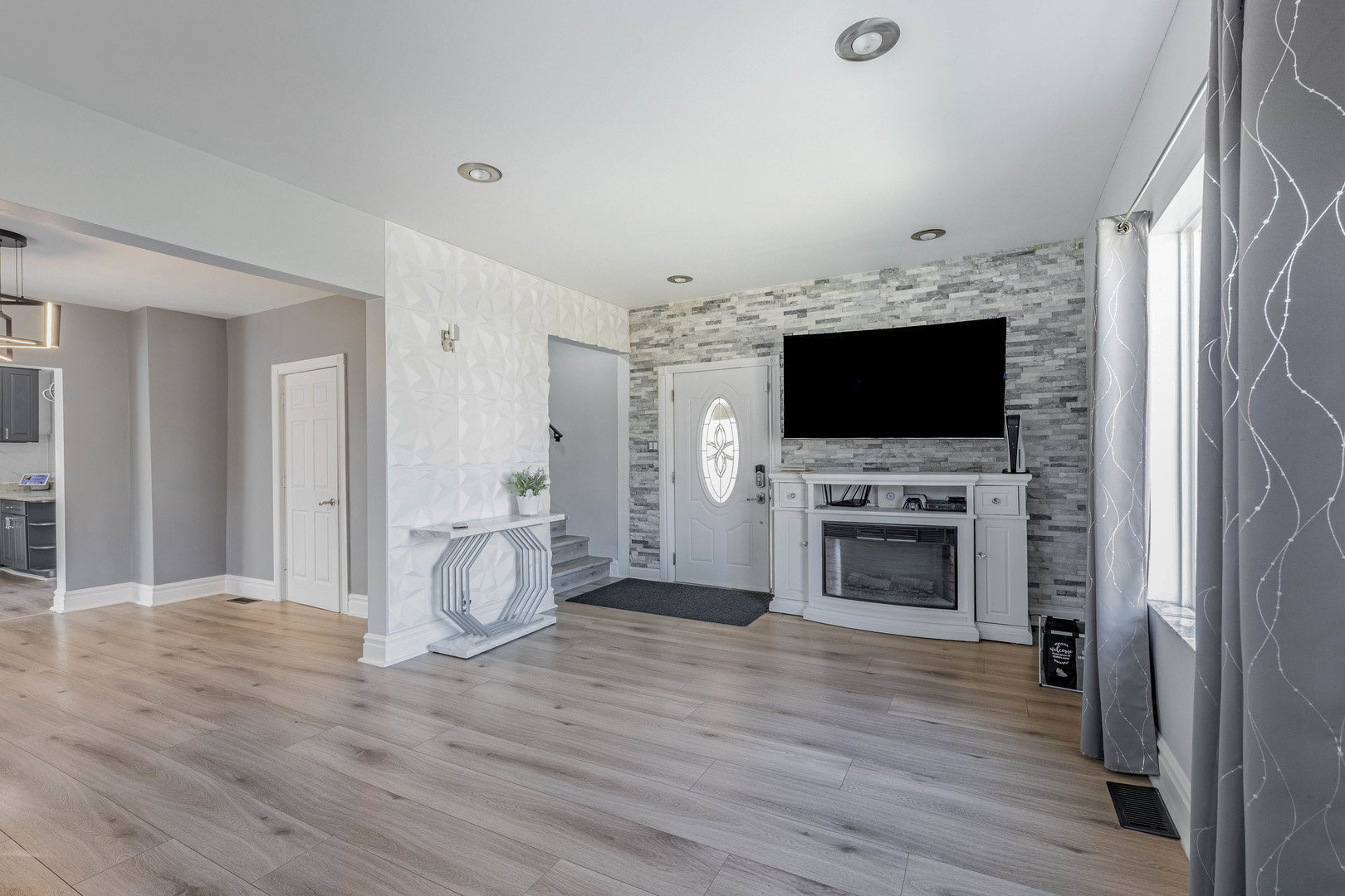 1203 South 4th Avenue Maywood, IL 60153 - Photo 4 of 35