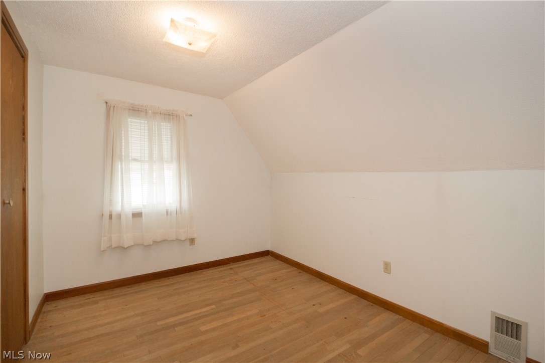 6356 Stanbury Road Parma, OH 44129 - Photo 17 of 23