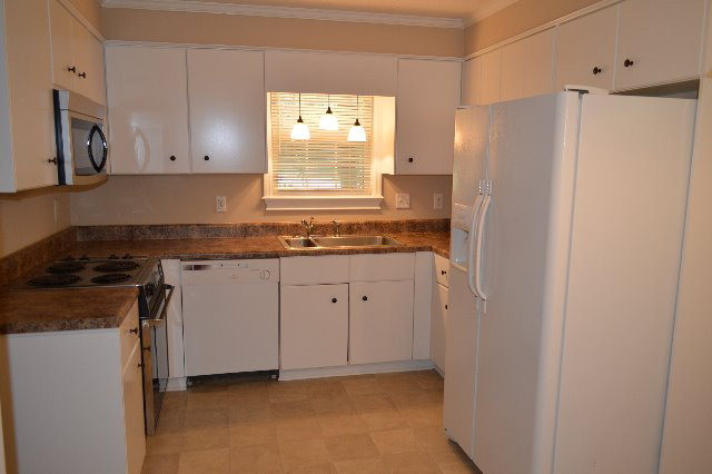 402 Bristol Road Martinez, GA 30907 - Photo 5 of 16