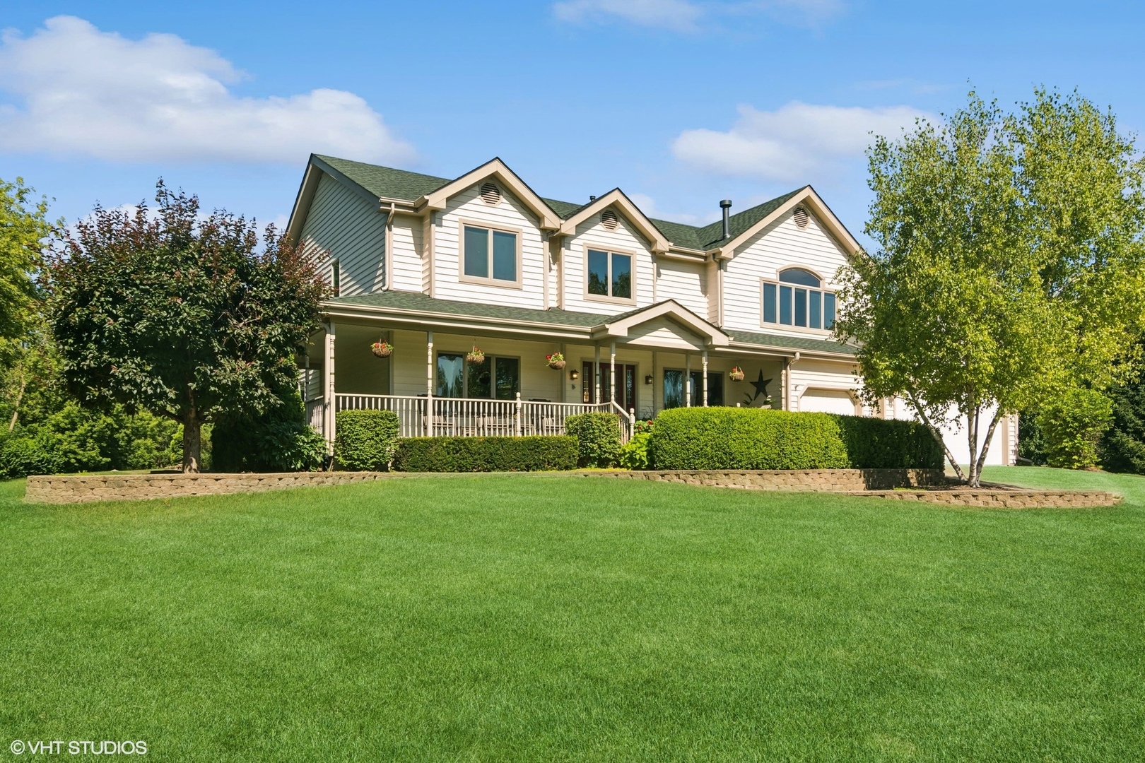 10305 Ridge Lane Huntley, IL 60142 - Photo 1 of 64 Gallery Image 1