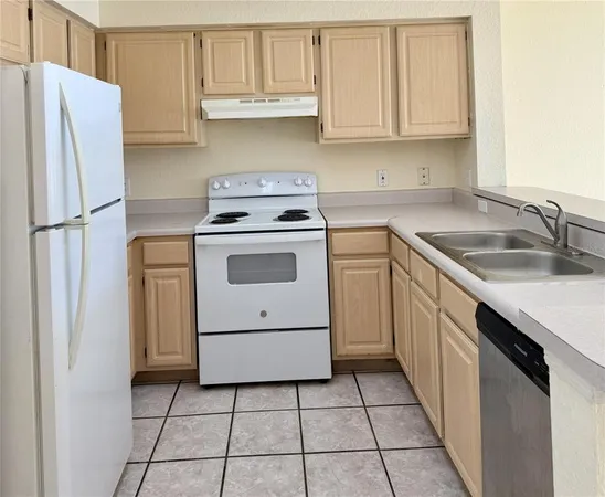 $1,750 | 13839 Fairway Island Drive, Unit 1124, Orlando, FL 32837