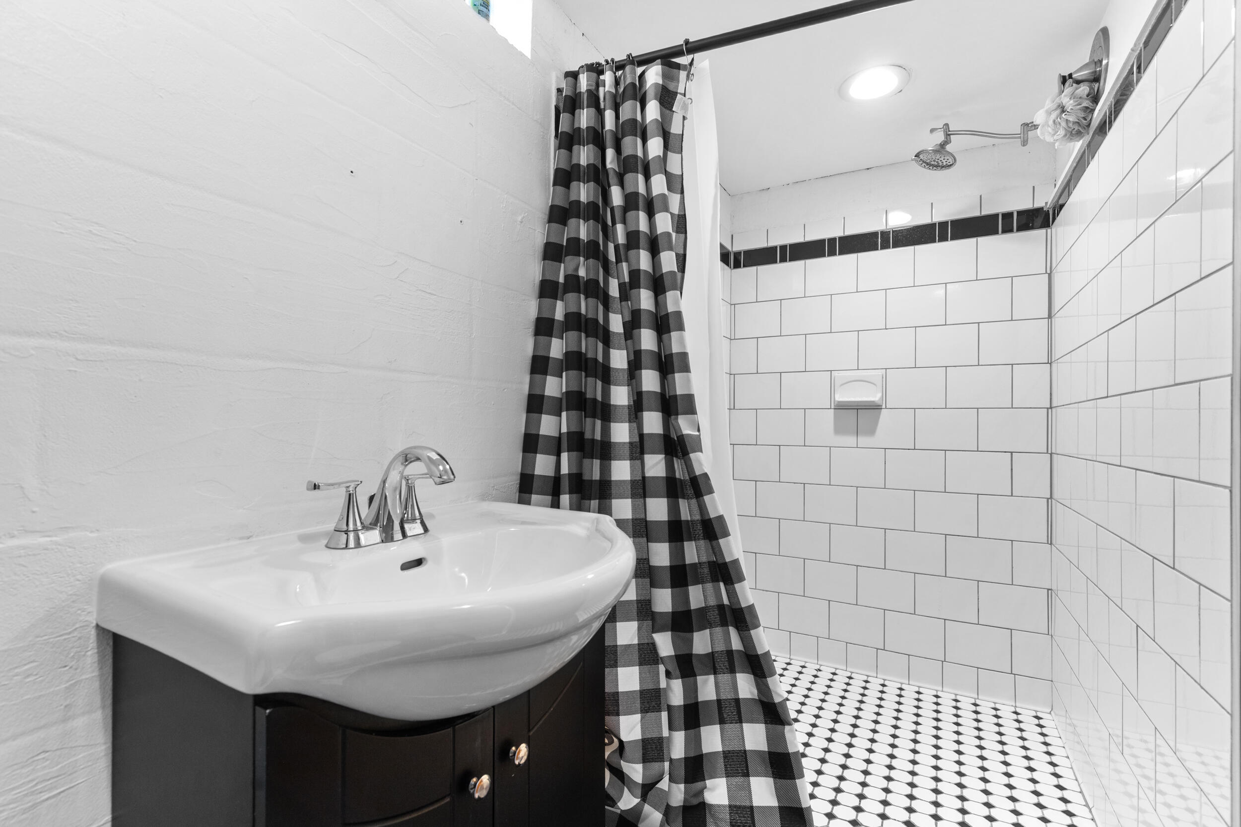 2401 Russet Street Racine, WI 53405 - Photo 24 of 27 lower full bathroom