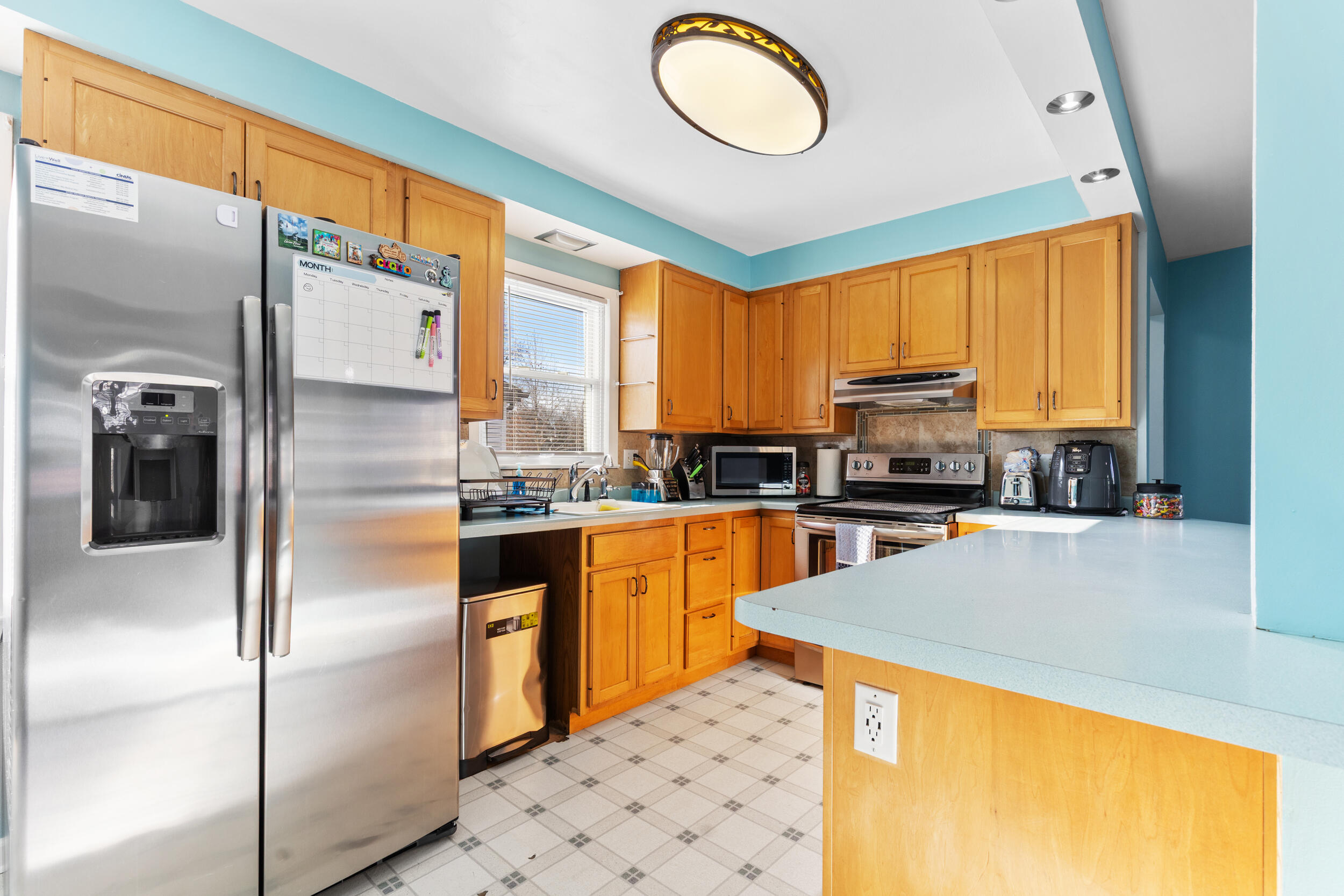 2401 Russet Street Racine, WI 53405 - Photo 8 of 27 photo nov 27 2025, 10 30 05 pm