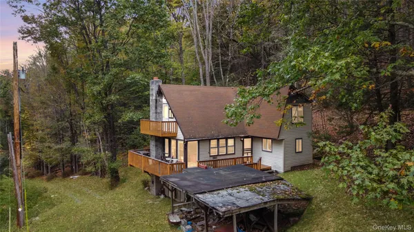 a view of a patio in backyard
